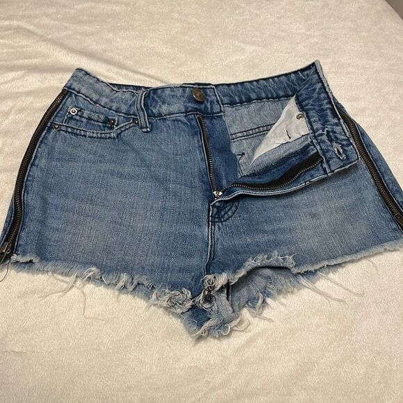 BDG for Urban Outfitters- Super High Rise Cheeky Zipper Denim Shorts- Size 27 - Picture 6 of 10
